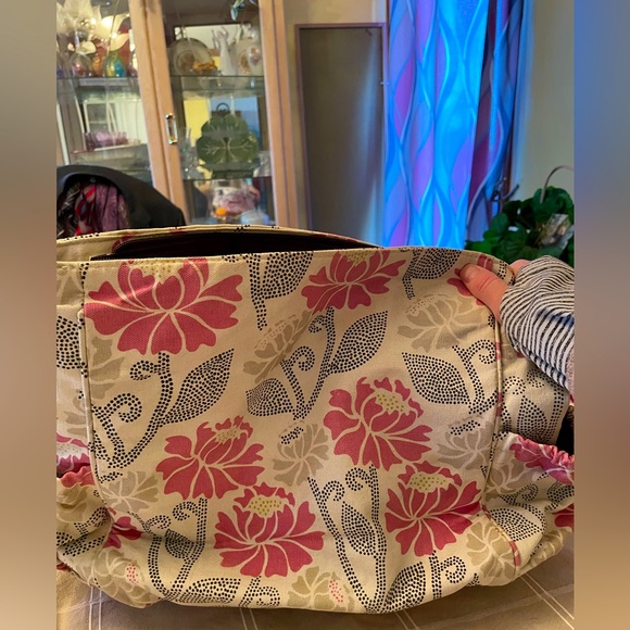 Two Loops Diaper Bag in a Pink Floral Pattern. - Picture 5 of 12